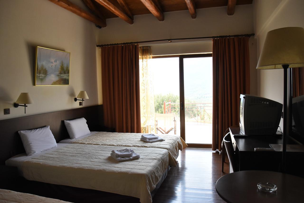 Olvios Hotel Gkoura Extérieur photo