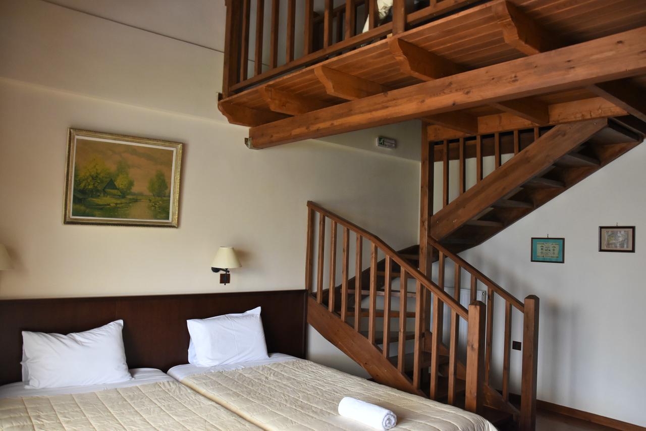 Olvios Hotel Gkoura Extérieur photo